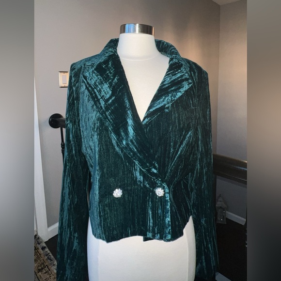 LuLu’s Happiest Holiday Emerald Green Crushed Velvet Blazer & Pants set - Picture 3 of 5